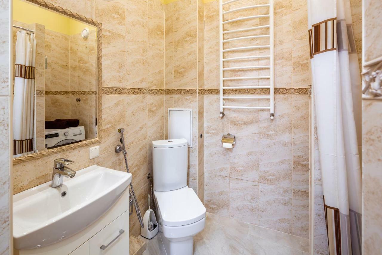 Romari Проспект Свободи 31 Lviv Exterior foto